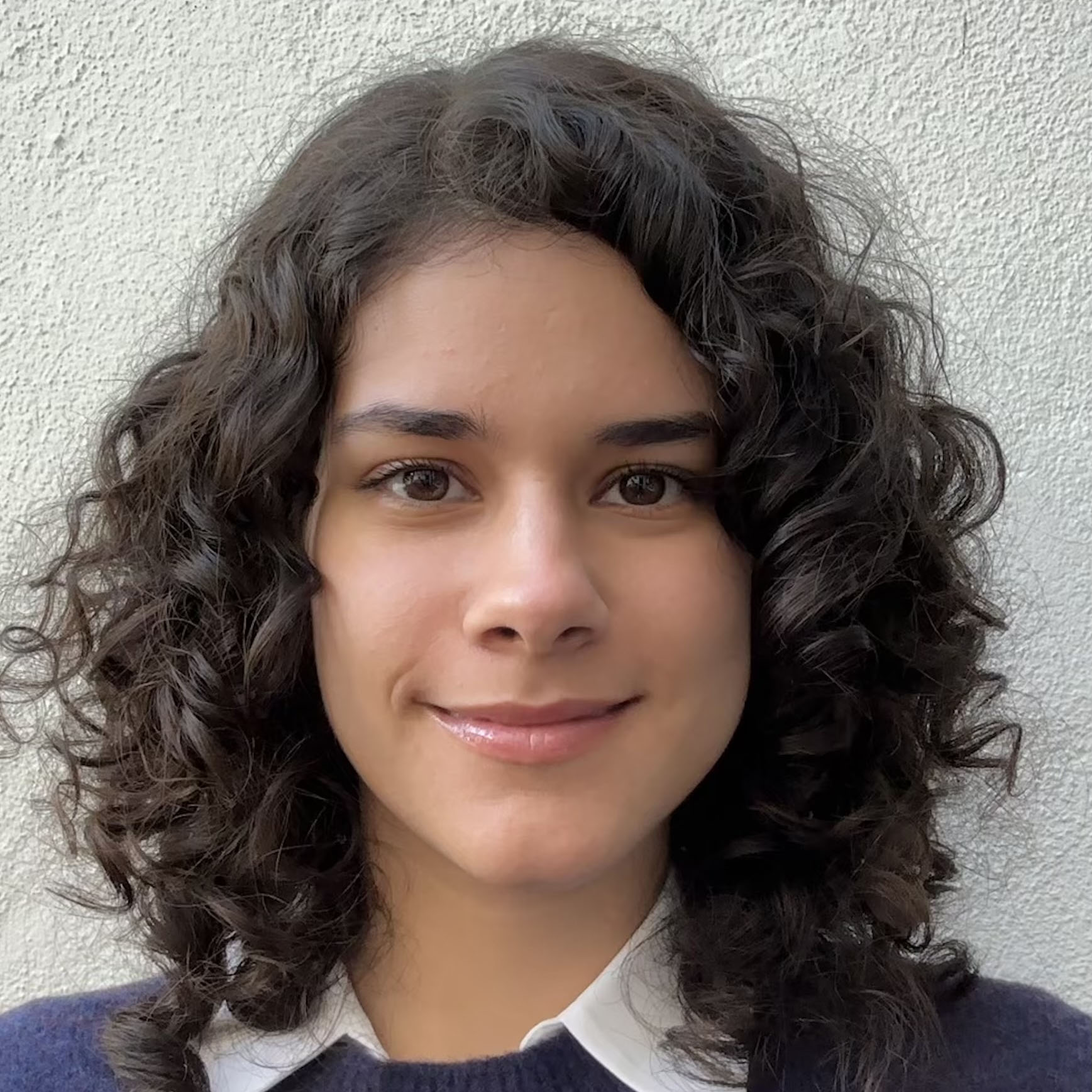 Diana Headshot-square